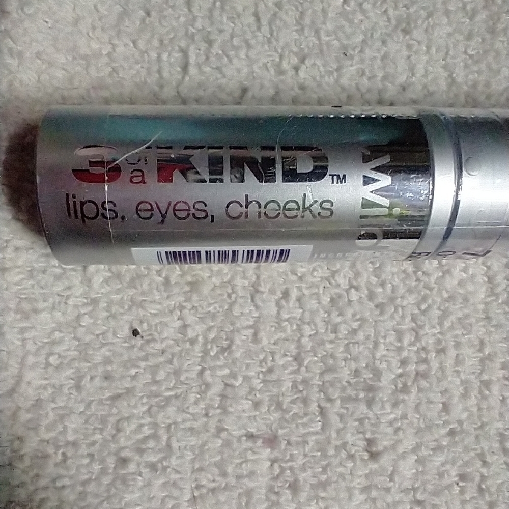 Wet n wild 3 of a kind lips eyes cheeks 729 rose rodeo drive